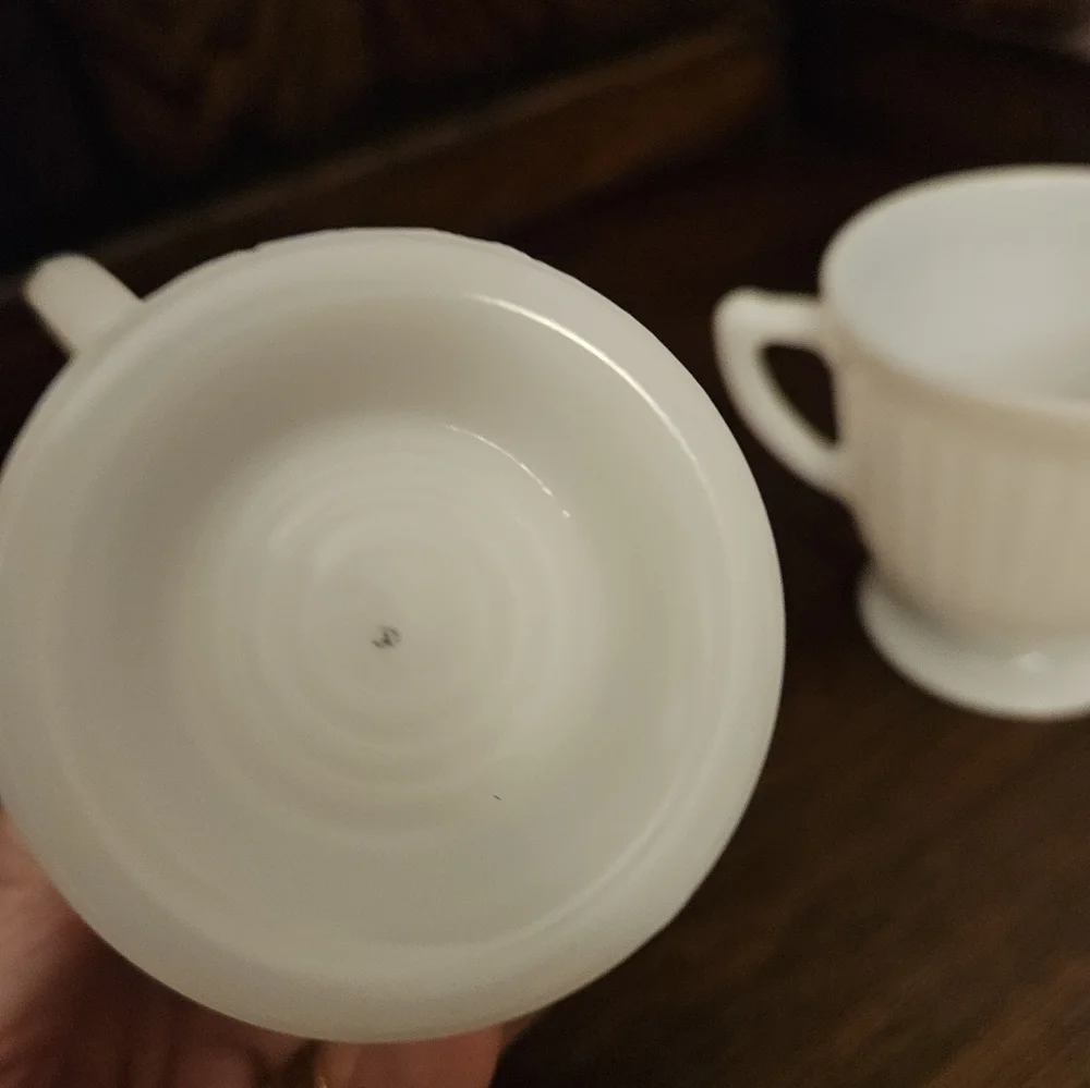 Vintage White Opaque Translucent milk glass cream and sugar. - Picture 3 of 11
